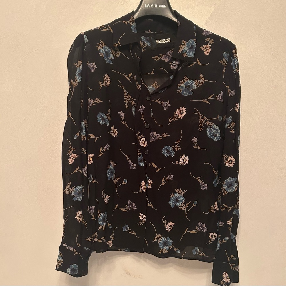 I love this Reformation Blouse size small